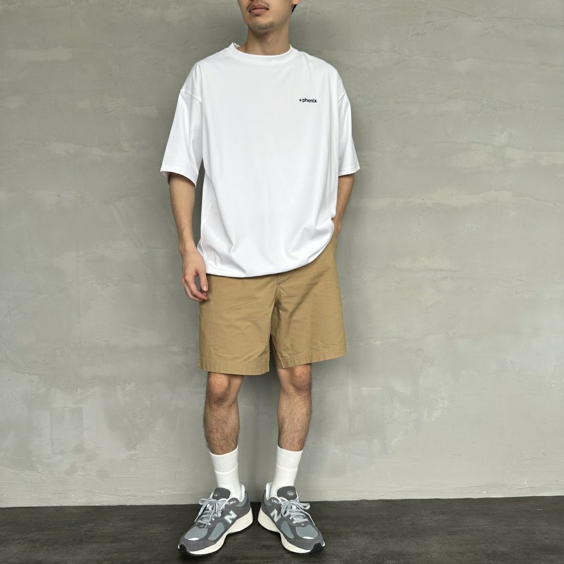 +phenix [プラスフェニックス] 別注 ワンポイント刺繍ロゴ ドローコードTシャツ [POT-24006IN-JF] WHITE &&モデル身長：168cm 着用サイズ：M&&