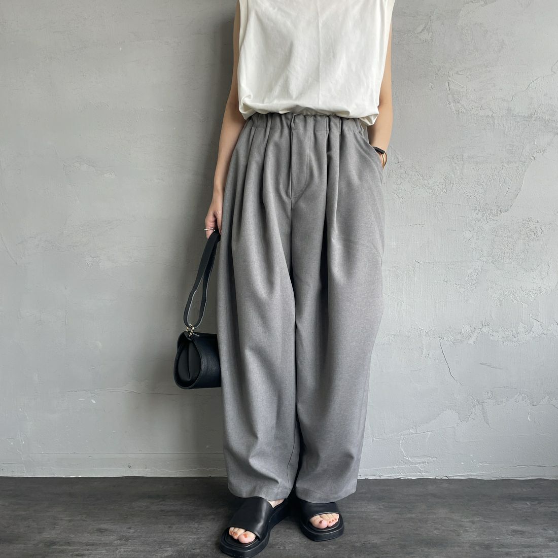 mizuiro ind [ミズイロインド] ワイドカーゴパンツ [1-260016] 91 GRAY &&モデル身長：160cm 着用サイズ：F&&