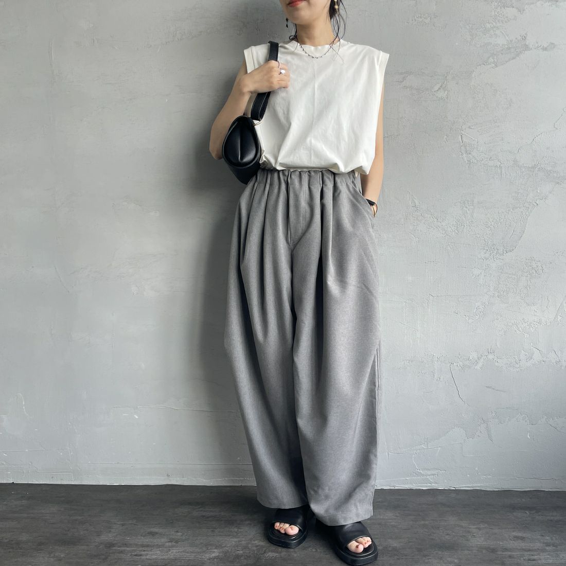 mizuiro ind [ミズイロインド] ワイドカーゴパンツ [1-260016] 91 GRAY &&モデル身長：160cm 着用サイズ：F&&