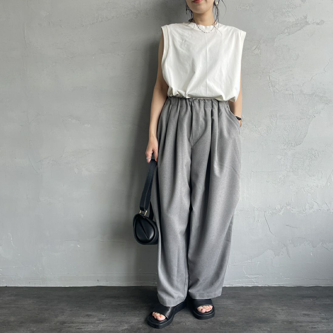 mizuiro ind [ミズイロインド] ワイドカーゴパンツ [1-260016] 91 GRAY &&モデル身長：160cm 着用サイズ：F&&