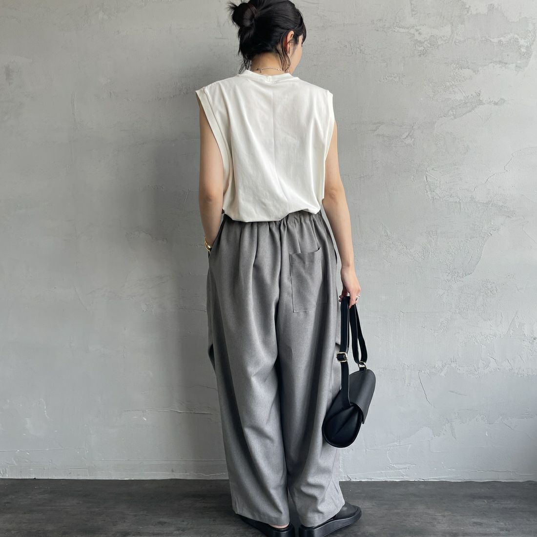 mizuiro ind [ミズイロインド] ワイドカーゴパンツ [1-260016] 91 GRAY &&モデル身長：160cm 着用サイズ：F&&
