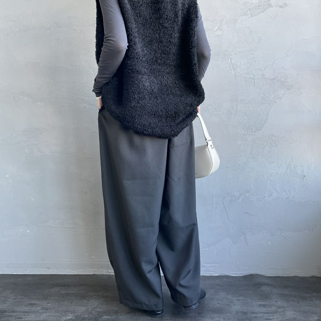 mizuiro ind [ミズイロインド] ワイドカーゴパンツ [1-260016] 93 D.GRAY &&モデル身長：160cm 着用サイズ：F&&