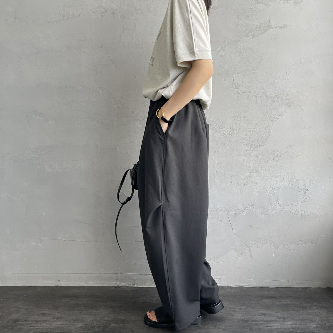 mizuiro ind [ミズイロインド] ワイドカーゴパンツ [1-260016] 93 D.GRAY&&モデル身長：160cm 着用サイズ：F&&
