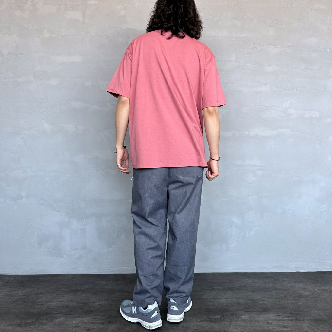 Barbour [バブアー] スモールバブアーロゴTシャツ [241MTSG005] DK.PINK &&モデル身長：173cm 着用サイズ：L&&