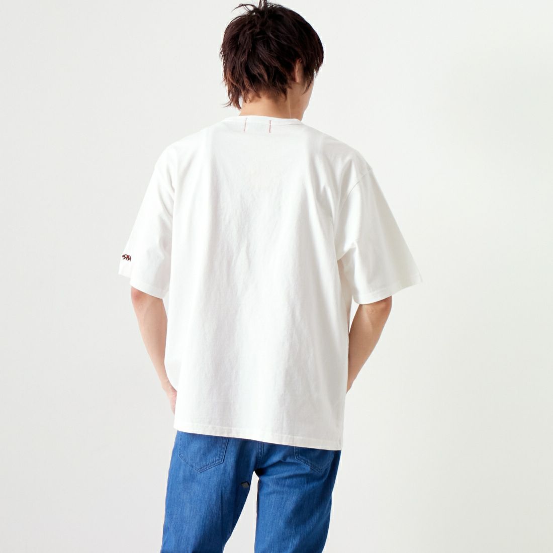 HELLO CALIF [ハローカリフ] 7.1oz天竺プリントTシャツ [HC-242-032] C WHITE &&モデル身長：182cm 着用サイズ：L&&