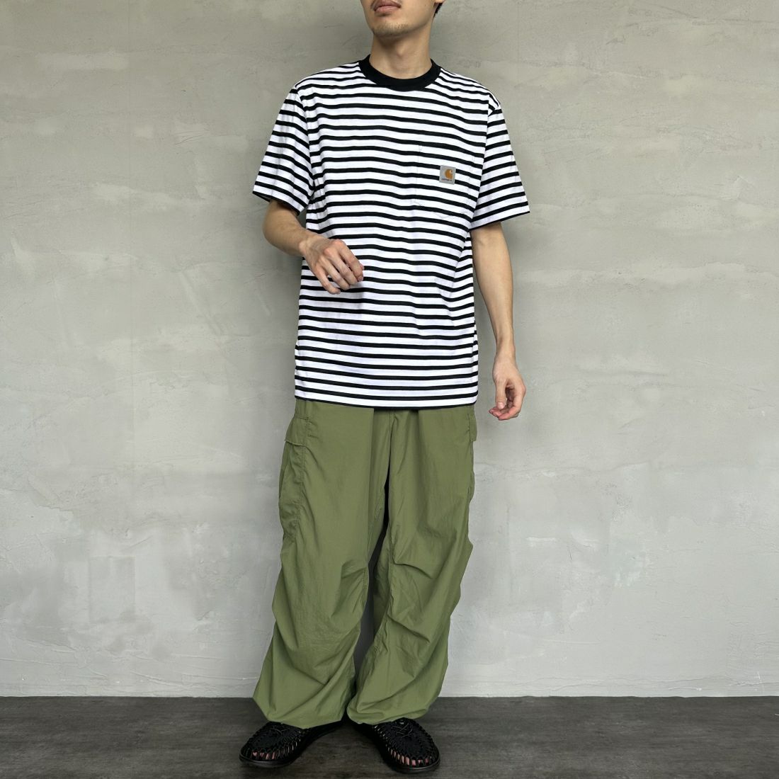 carhartt WIP [カーハートダブリューアイピー] スクエアラベルポケットTシャツ [I032311] S.ST BLACK &&モデル身長：168cm 着用サイズ：M&&