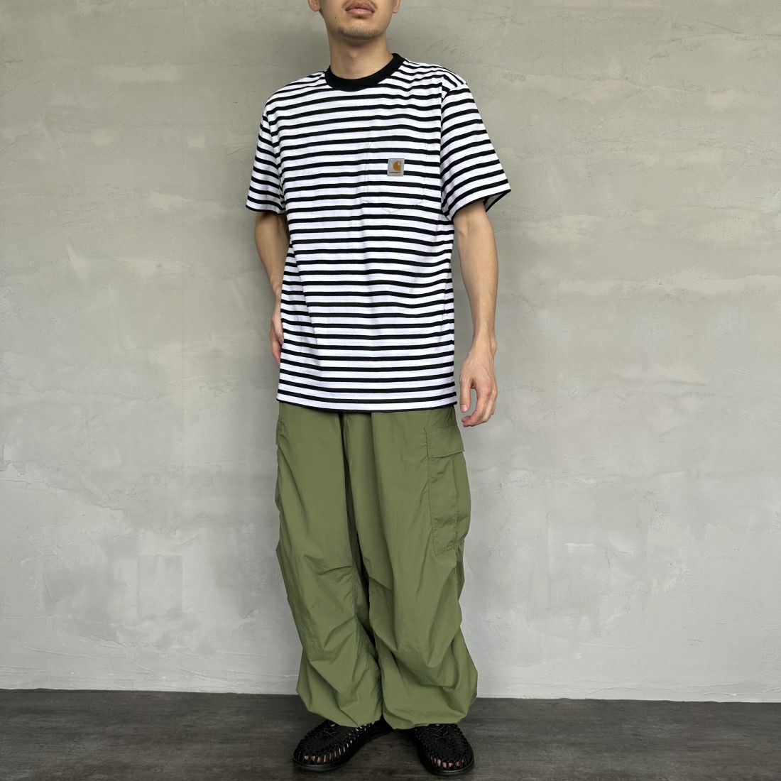 carhartt WIP [カーハートダブリューアイピー] スクエアラベルポケットTシャツ [I032311] S.ST BLACK &&モデル身長：168cm 着用サイズ：M&&