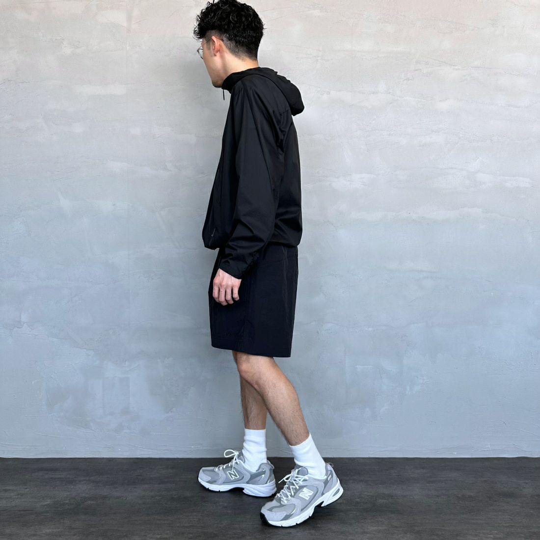 +phenix [プラスフェニックス] 別注 ドローコード イージーショートパンツ [POB-240011IN-JF] BLACK &&モデル身長：168cm 着用サイズ：L&&