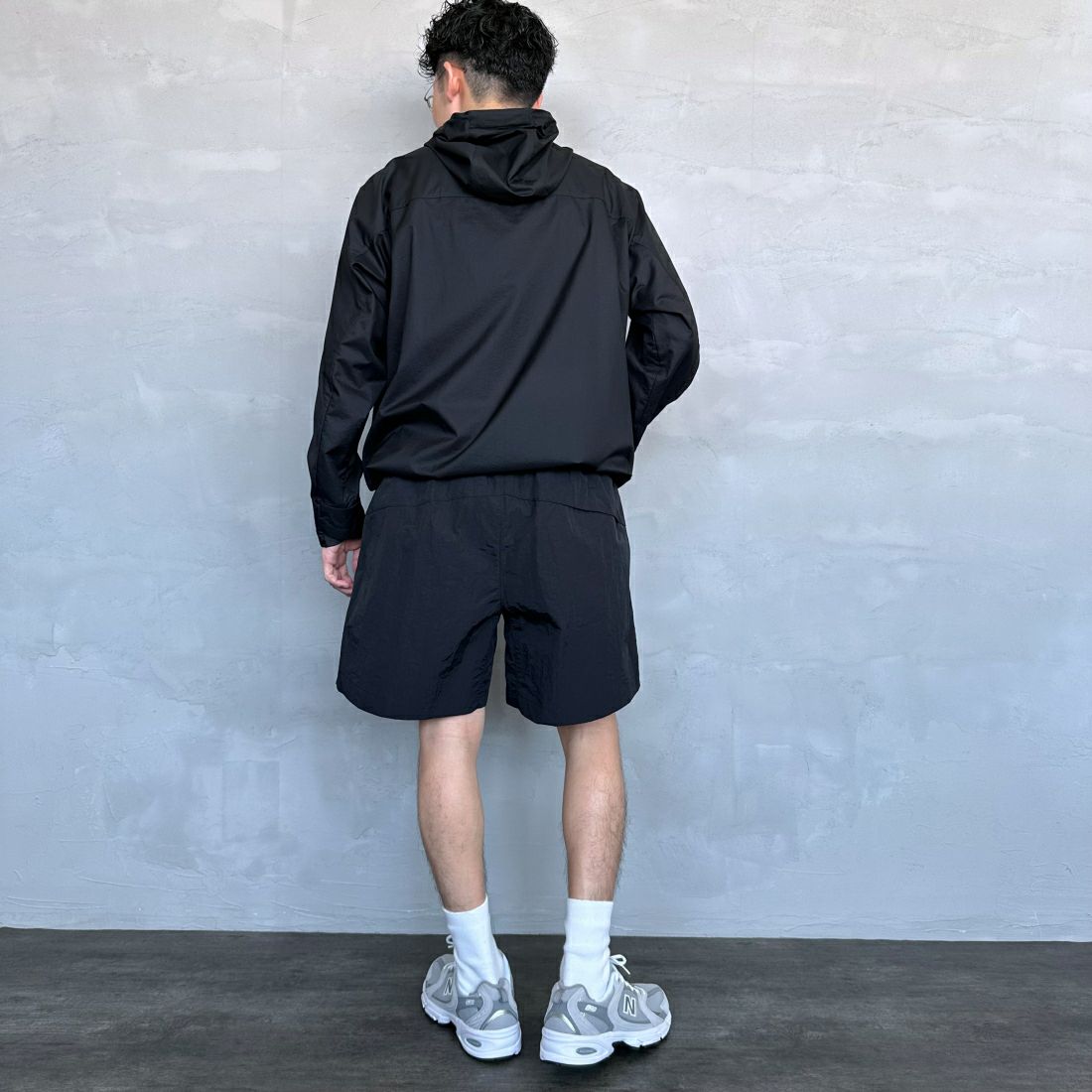 +phenix [プラスフェニックス] 別注 ドローコード イージーショートパンツ [POB-240011IN-JF] BLACK &&モデル身長：168cm 着用サイズ：L&&