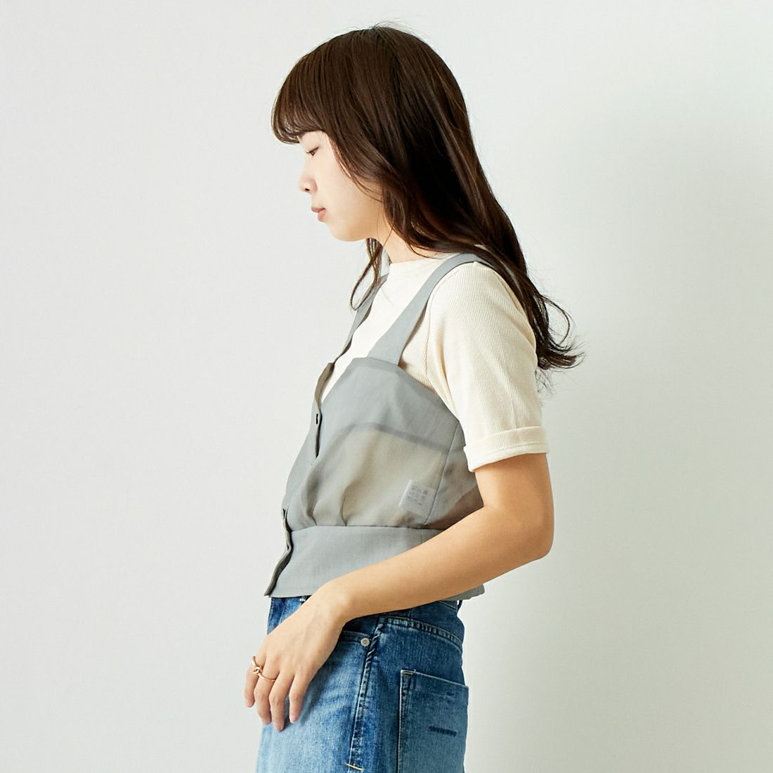 A PUPIL [ア ピューピル] ストラップベスト [24SS13] GREY &&モデル身長：167cm 着用サイズ：S&&
