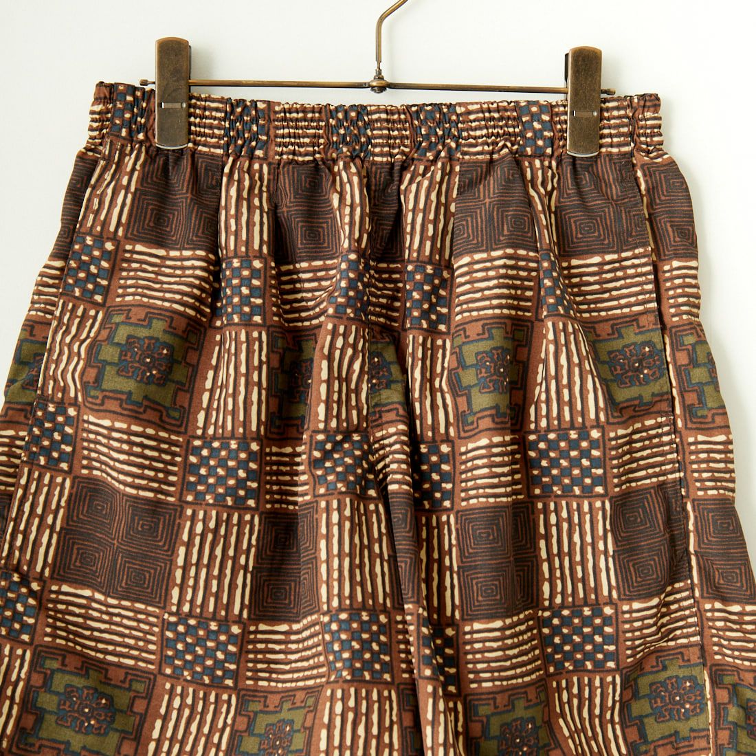 BURLAP OUTFITTER [バーラップ アウトフィッター] プリンテッドトラックショーツ [TRACK-SHORT-PRINTED] BATIK BRN