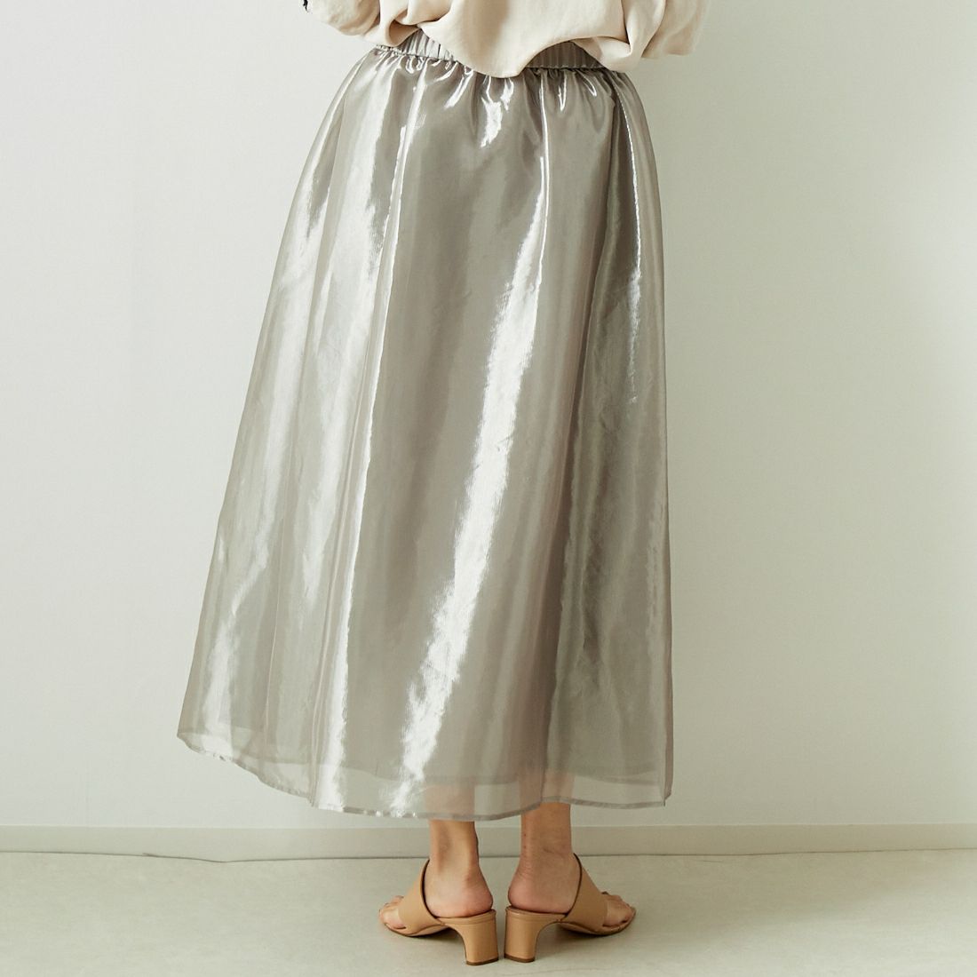 STELLA CIFFON [ステラシフォン] カールマイヤーグロッシースカート [ST2-24208] 00 SILVER &&モデル身長：167cm 着用サイズ：36&&