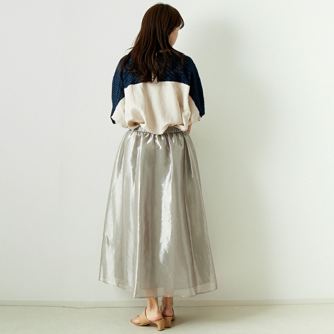 STELLA CIFFON [ステラシフォン] カールマイヤーグロッシースカート [ST2-24208] 00 SILVER &&モデル身長：167cm 着用サイズ：36&&