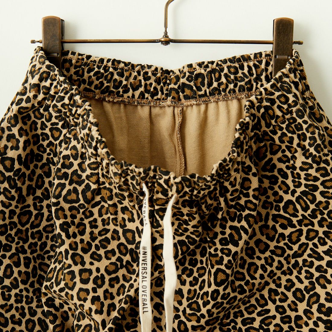 UNIVERSAL OVERALL [ユニバーサルオーバーオール] 別注 シェフショートパンツ [U2411657IN-JF] LEOPARD BE