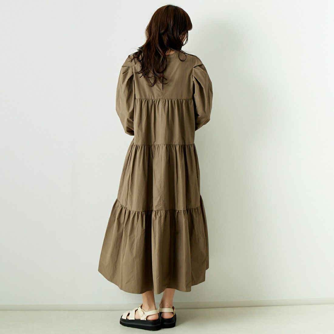 STELLA CIFFON [ステラシフォン] タフタティアードドレス [ST2-24601B] 30 KHAKI &&モデル身長：167cm 着用サイズ：36&&