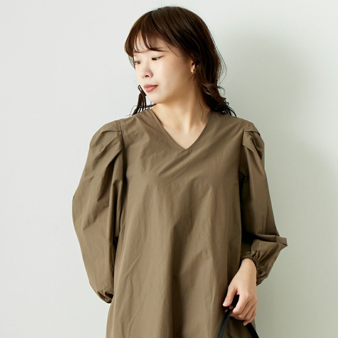 STELLA CIFFON [ステラシフォン] タフタティアードドレス [ST2-24601B] 30 KHAKI &&モデル身長：167cm 着用サイズ：36&&