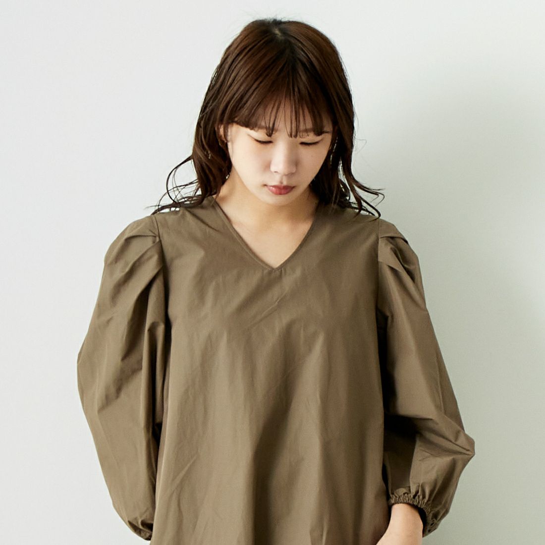 STELLA CIFFON [ステラシフォン] タフタティアードドレス [ST2-24601B] 30 KHAKI &&モデル身長：167cm 着用サイズ：36&&