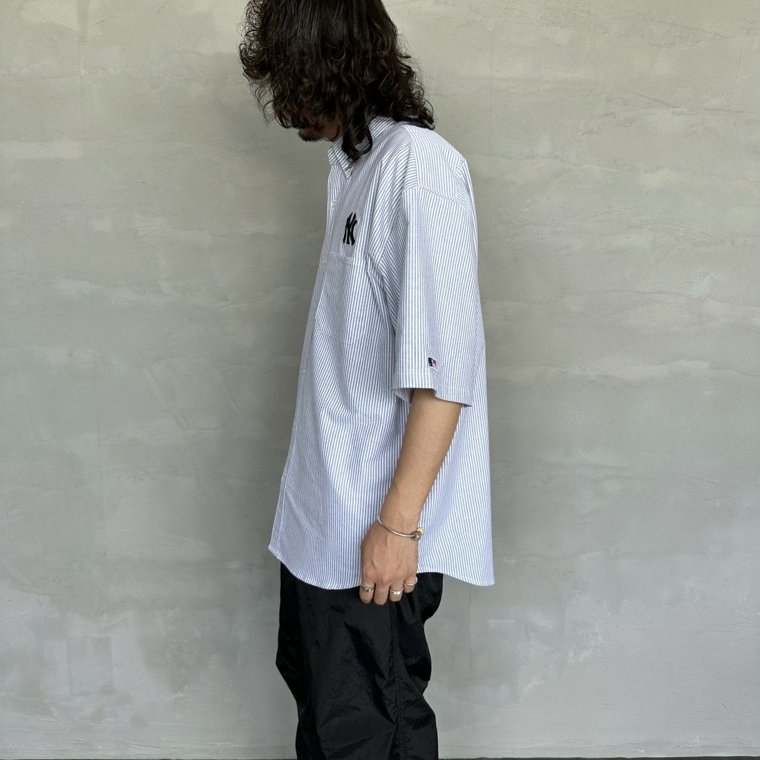 Fanatics [ファナティクス] 別注 ワンポイント刺繍ロゴ ボタンダウンシャツ [ML2124SS2-JF] NVY ST/NY &&モデル身長：173cm 着用サイズ：XL&&