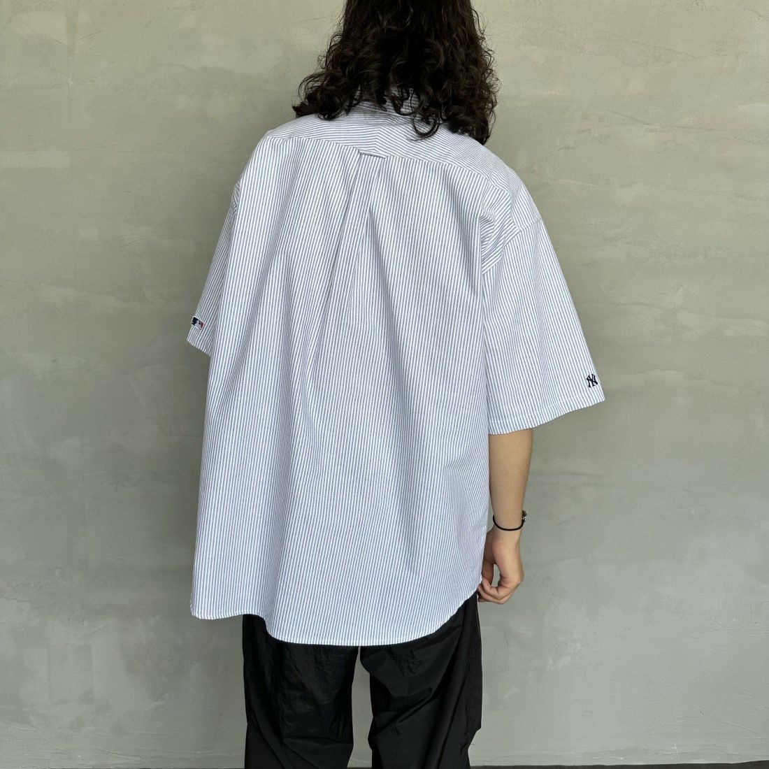 Fanatics [ファナティクス] 別注 ワンポイント刺繍ロゴ ボタンダウンシャツ [ML2124SS2-JF] NVY ST/NY &&モデル身長：173cm 着用サイズ：XL&&