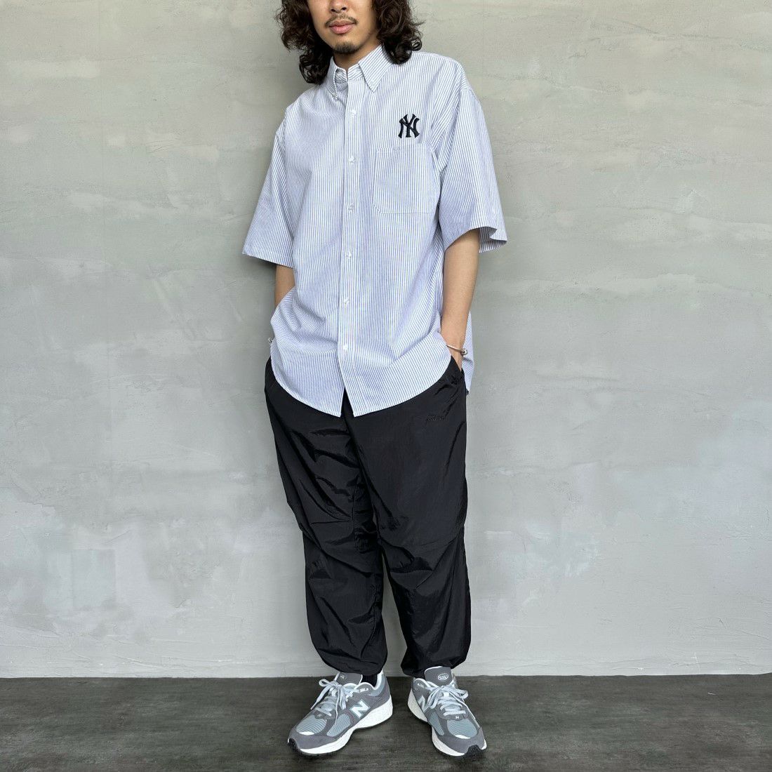 Fanatics [ファナティクス] 別注 ワンポイント刺繍ロゴ ボタンダウンシャツ [ML2124SS2-JF] NVY ST/NY &&モデル身長：173cm 着用サイズ：XL&&