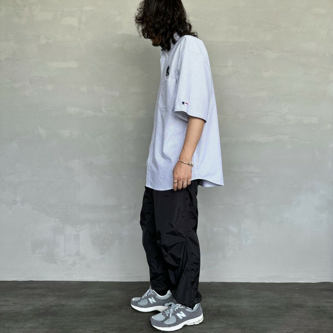 Fanatics [ファナティクス] 別注 ワンポイント刺繍ロゴ ボタンダウンシャツ [ML2124SS2-JF] NVY ST/NY &&モデル身長：173cm 着用サイズ：XL&&