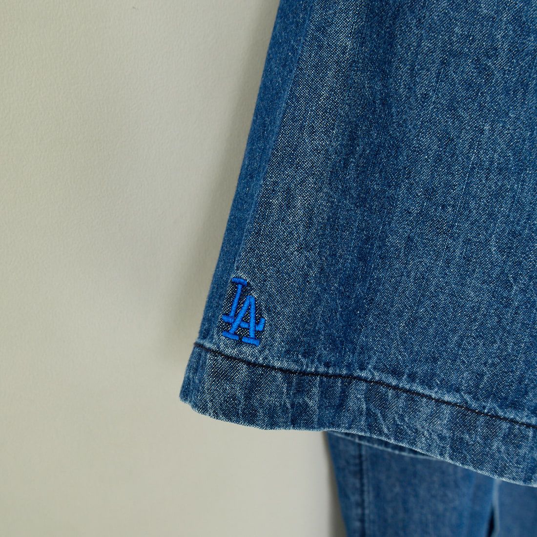 Fanatics [ファナティクス] 別注 ワンポイント刺繍ロゴ ボタンダウンシャツ [ML2124SS2-JF] DENIM/LA