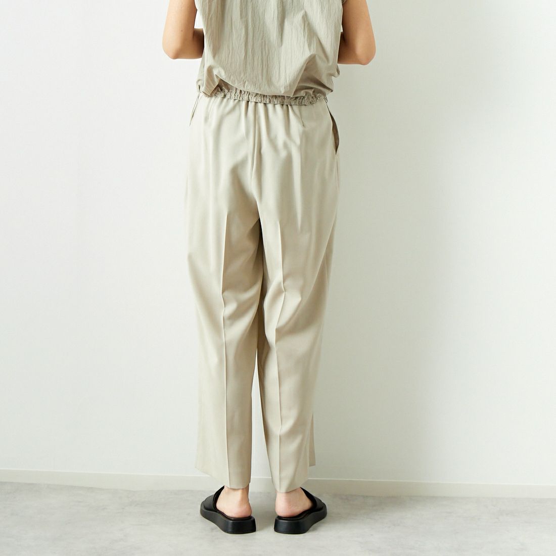 Jeans Factory Clothes [ジーンズファクトリークローズ] メニータックパンツ [21242057] 033 ﾍﾞｰｼﾞｭ &&モデル身長：167cm 着用サイズ：36&&