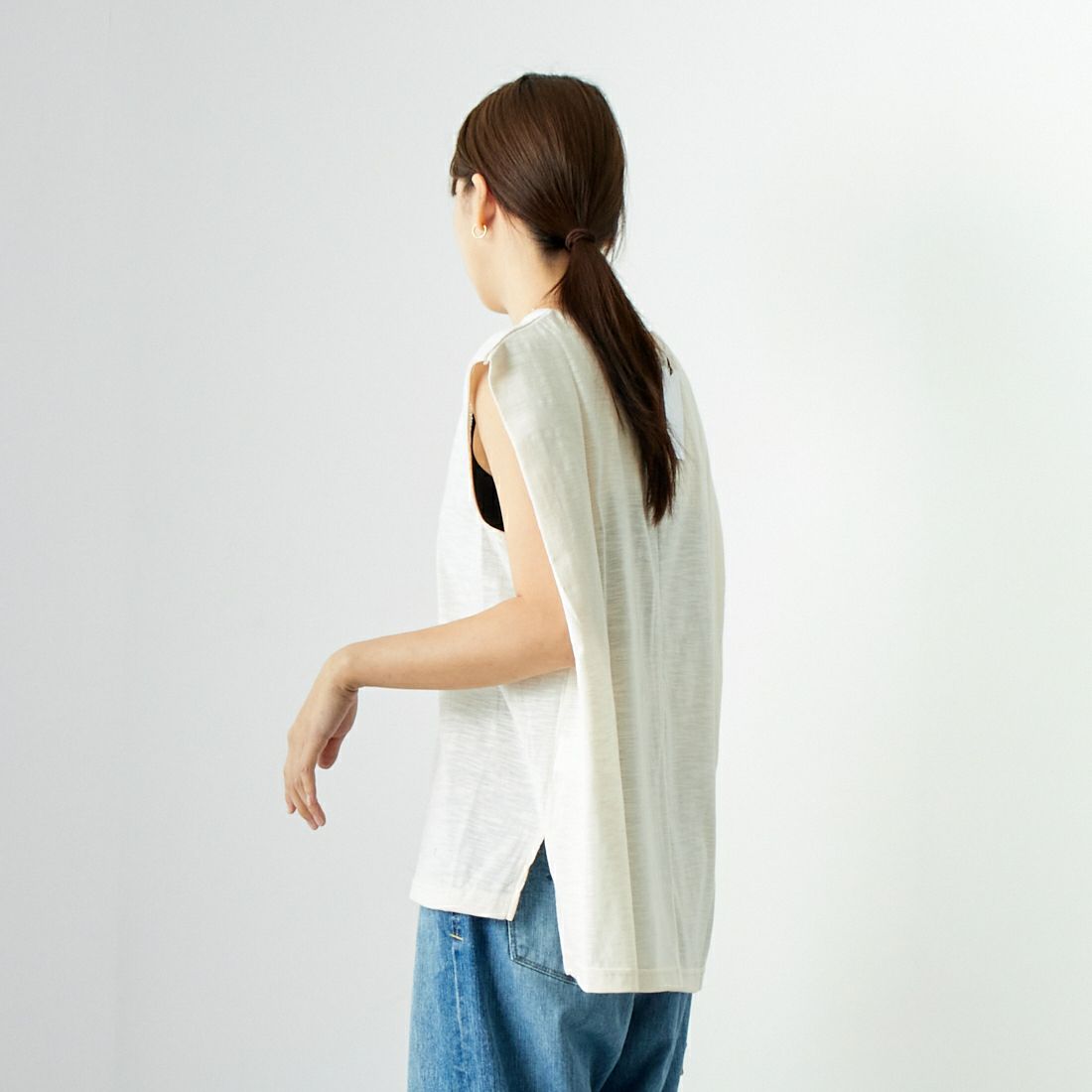 Jf Ready Made [ジェイエフレディメイド] サイドスリットTシャツ [04244-AD] OFF &&モデル身長：167cm 着用サイズ：F&&