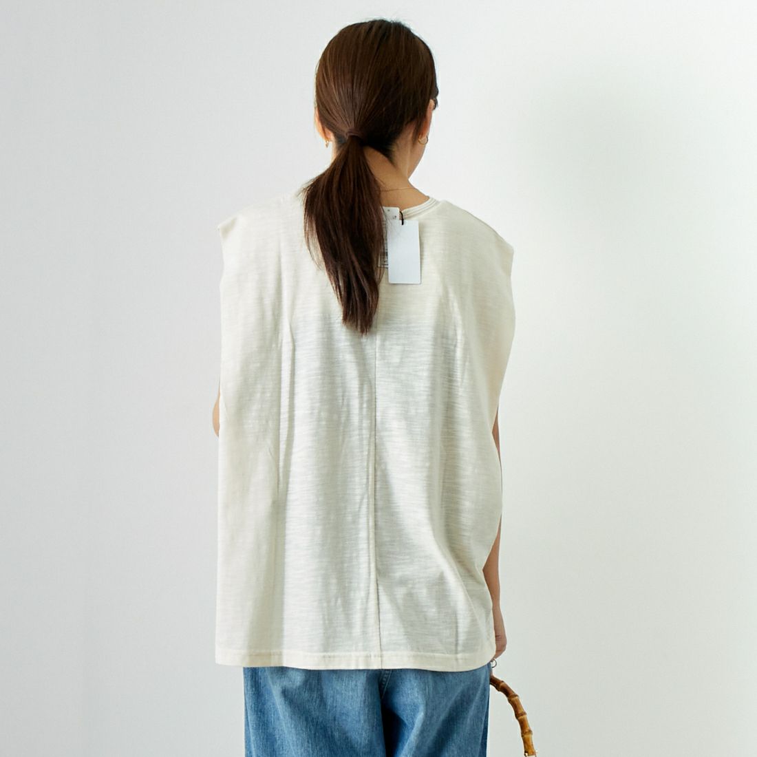 Jf Ready Made [ジェイエフレディメイド] サイドスリットTシャツ [04244-AD] OFF &&モデル身長：167cm 着用サイズ：F&&