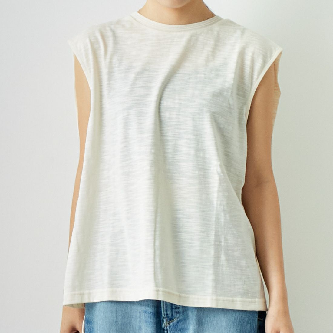 Jf Ready Made [ジェイエフレディメイド] サイドスリットTシャツ [04244-AD] OFF &&モデル身長：167cm 着用サイズ：F&&