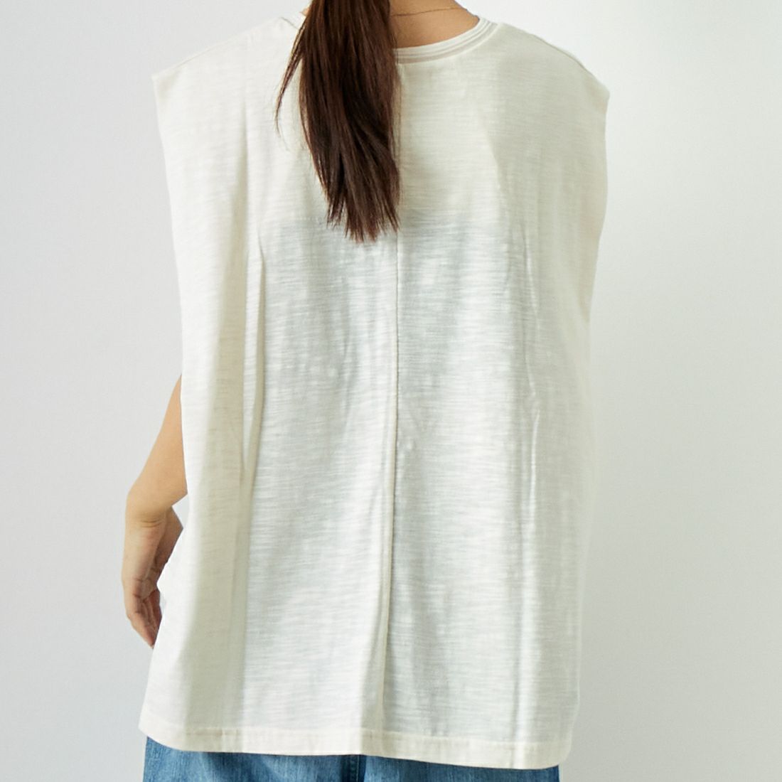 Jf Ready Made [ジェイエフレディメイド] サイドスリットTシャツ [04244-AD] OFF &&モデル身長：167cm 着用サイズ：F&&