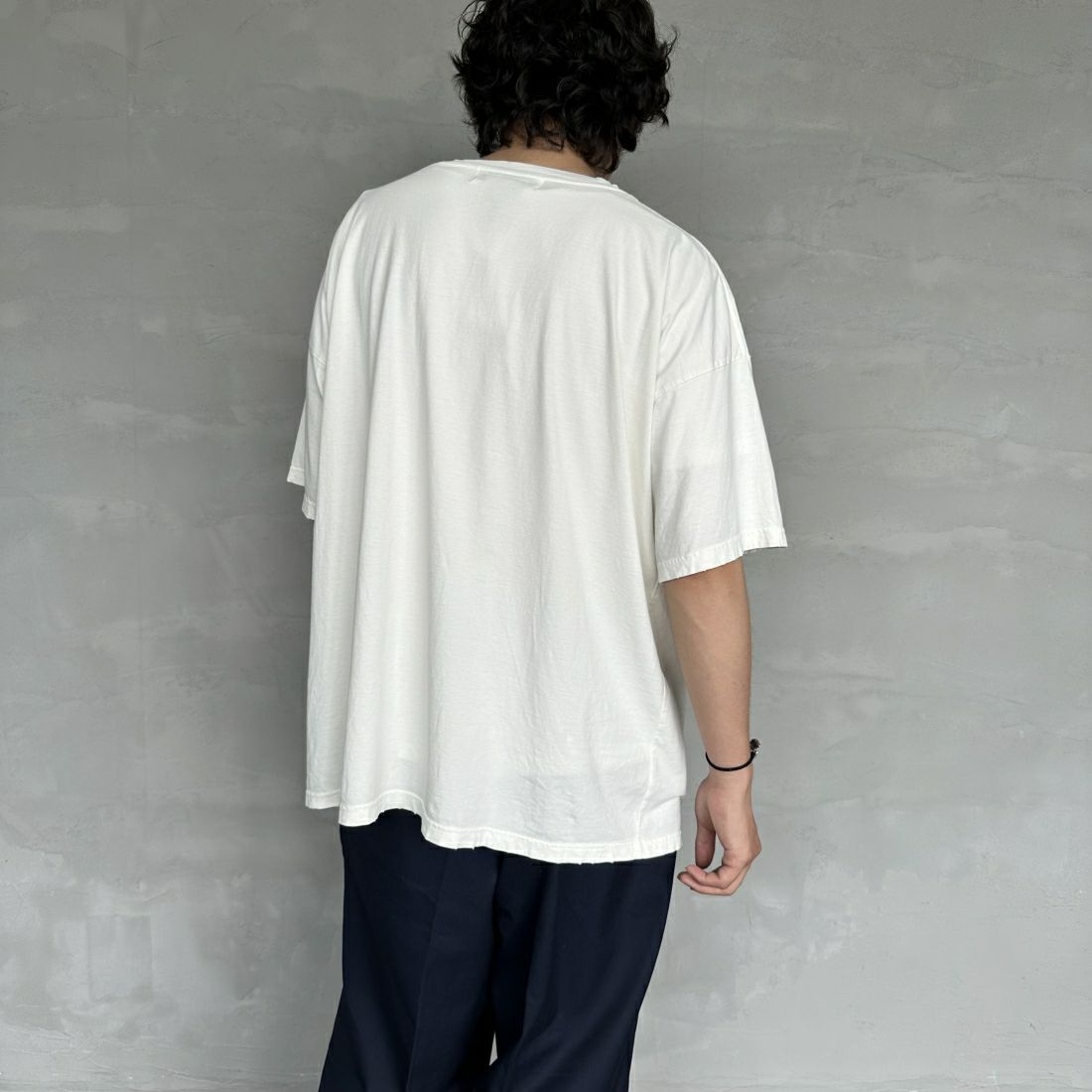 REMI RELIEF [レミレリーフ] 別注 ビッグプリントTシャツ CHAMPIONSHIP [RN26349322-JF] OFF WHITE &&モデル身長：173cm 着用サイズ：M&&