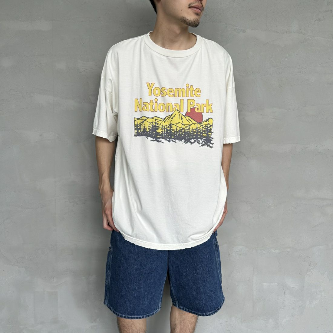 REMI RELIEF [レミレリーフ] 別注 ビッグプリントTシャツ YOSEMITE [RN26349317-JF] OFF WHITE &&モデル身長：168cm 着用サイズ：M&&