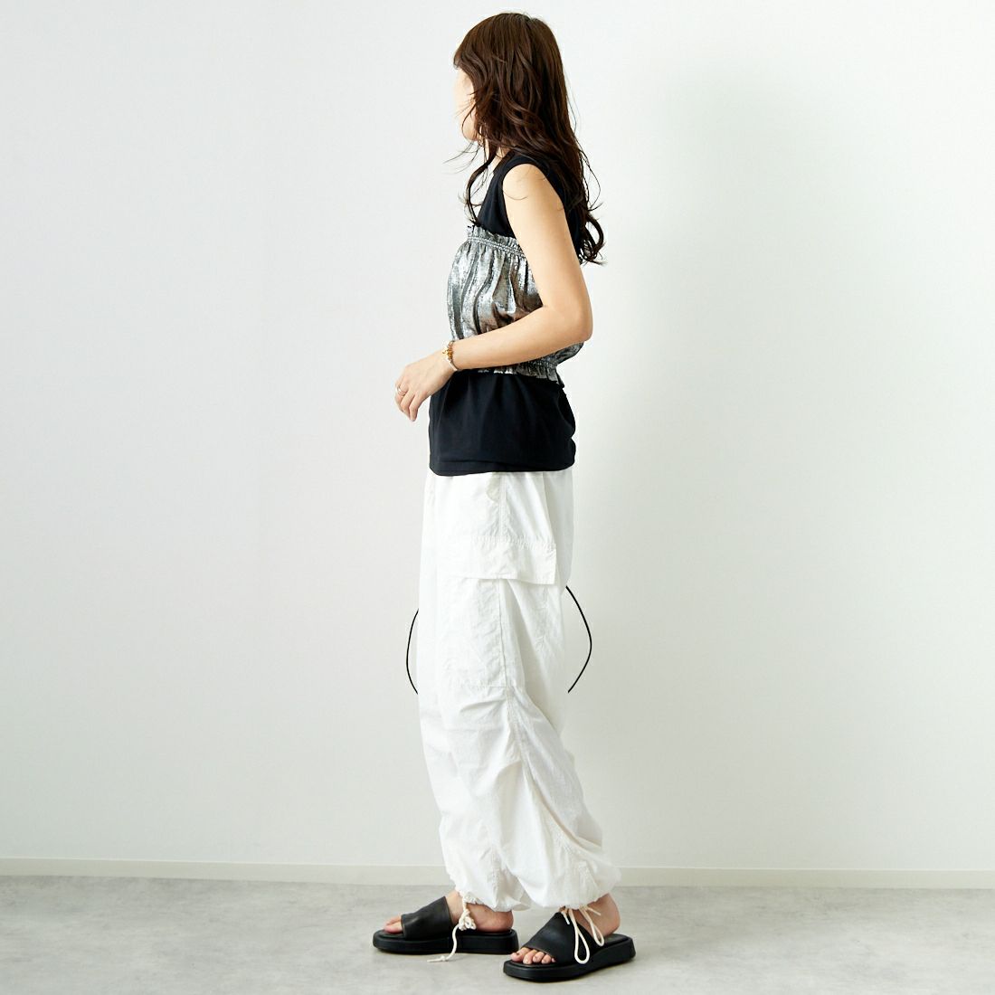 hwyl [ヒュイル] 箔シャーリングビスチェ [41288501] 77 ｼﾙﾊﾞｰ &&モデル身長：167cm 着用サイズ：2&&