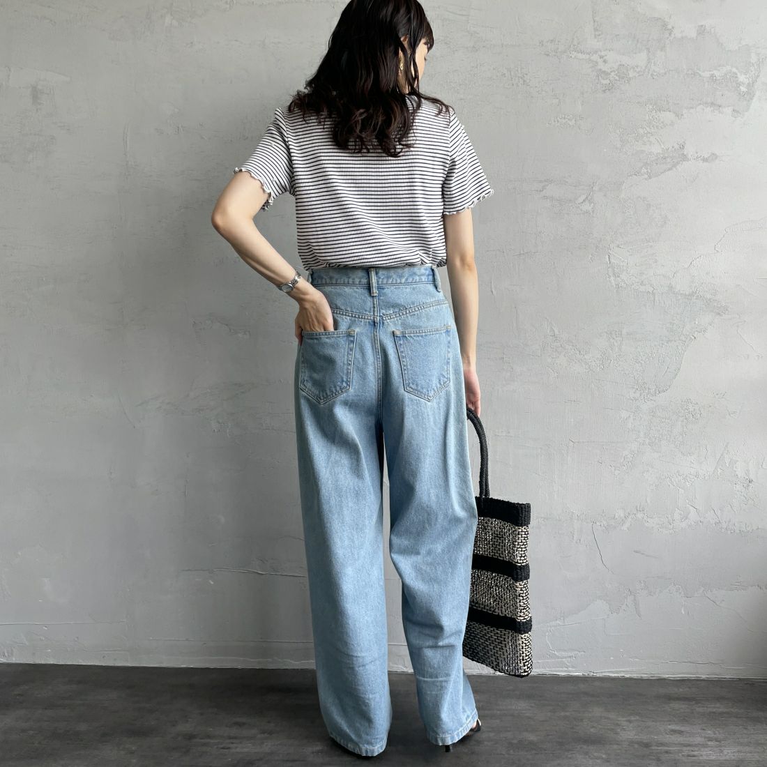 By/m [バイエム] クロップド丈 パールデザインカットソー [24112100] 50 OFF/BLK &&モデル身長：160cm 着用サイズ：F&&