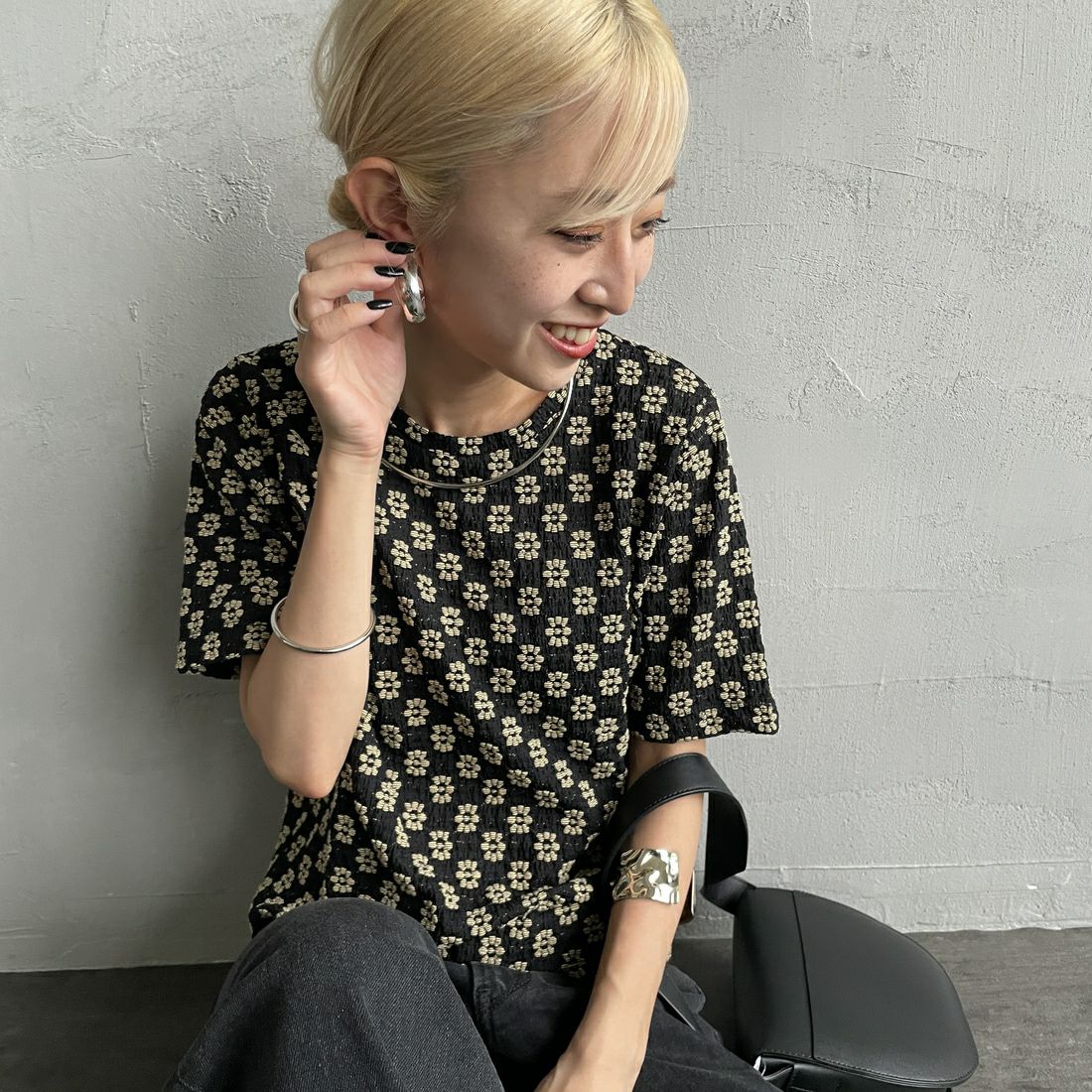 By/m [バイエム] 花柄ジャガードレースカットソー [24112101] 50 BLACK1 &&モデル身長：150cm 着用サイズ：F&&