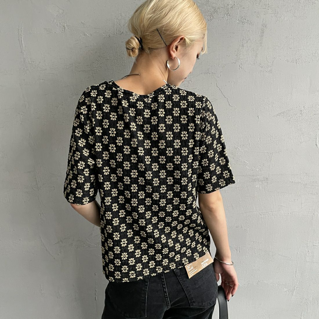 By/m [バイエム] 花柄ジャガードレースカットソー [24112101] 50 BLACK1 &&モデル身長：150cm 着用サイズ：F&&