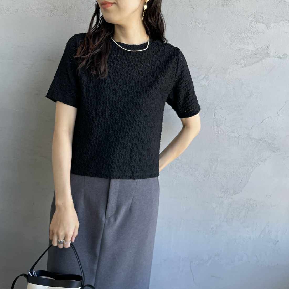 By/m [バイエム] 花柄ジャガードレースカットソー [24112101] 09 BLACK &&モデル身長：160cm 着用サイズ：F&&