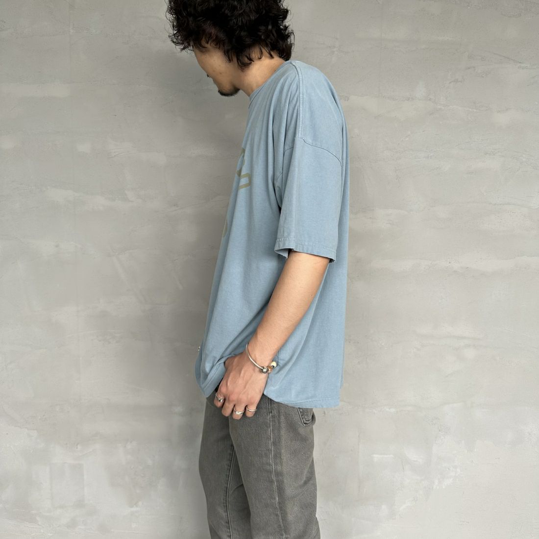 REMI RELIEF [レミレリーフ] 別注 ビッグプリントTシャツ ELCENTRO [RN26349331-JF] SAX &&モデル身長：173cm 着用サイズ：M&&