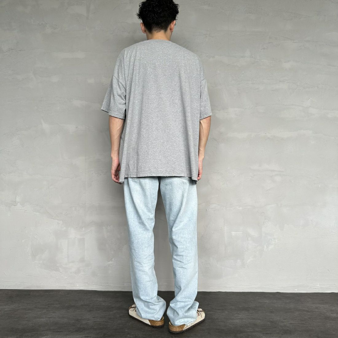 REMI RELIEF [レミレリーフ] 別注 ビッグプリントTシャツ FUCKIN HAVEN [RN26349333-JF] H.GRAY &&モデル身長：168cm 着用サイズ：M&&