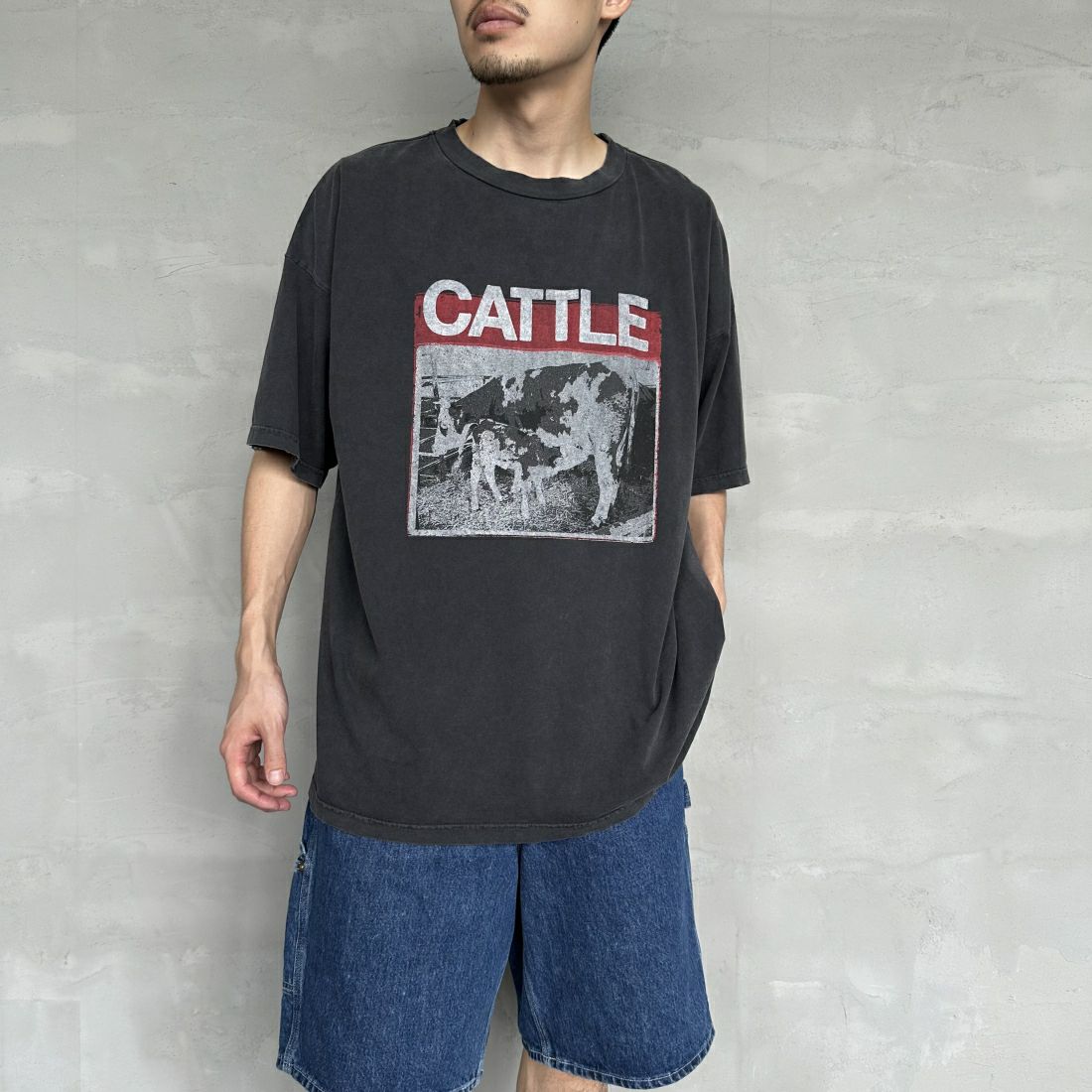 REMI RELIEF [レミレリーフ] 別注 ビッグプリントTシャツ CATTLE [RN26349305-JF] BLACK &&モデル身長：168cm 着用サイズ：M&&
