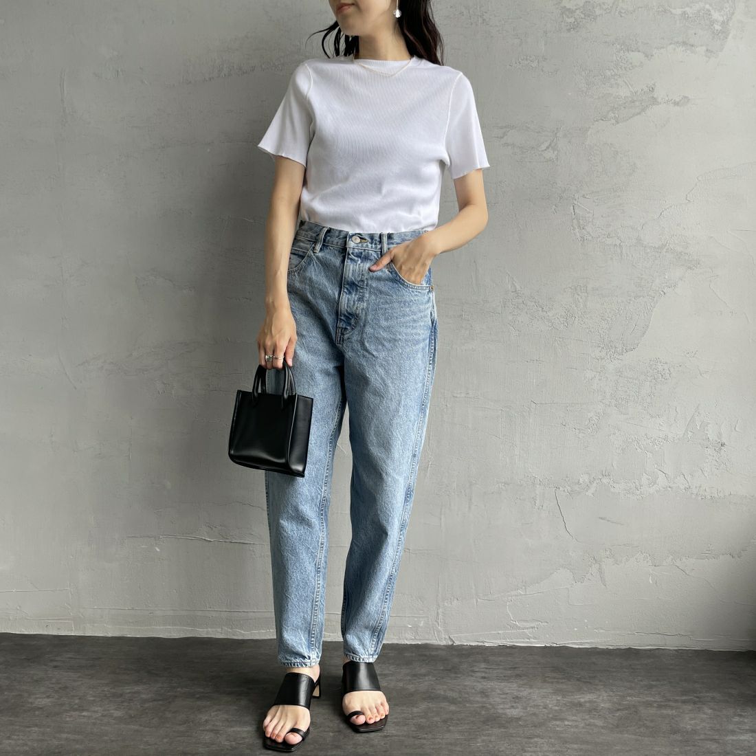 THE SHINZONE [ザ シンゾーン] コンパクトリブTシャツ [24MMSCU06] 01 WHITE &&モデル身長：160cm 着用サイズ：F0&&