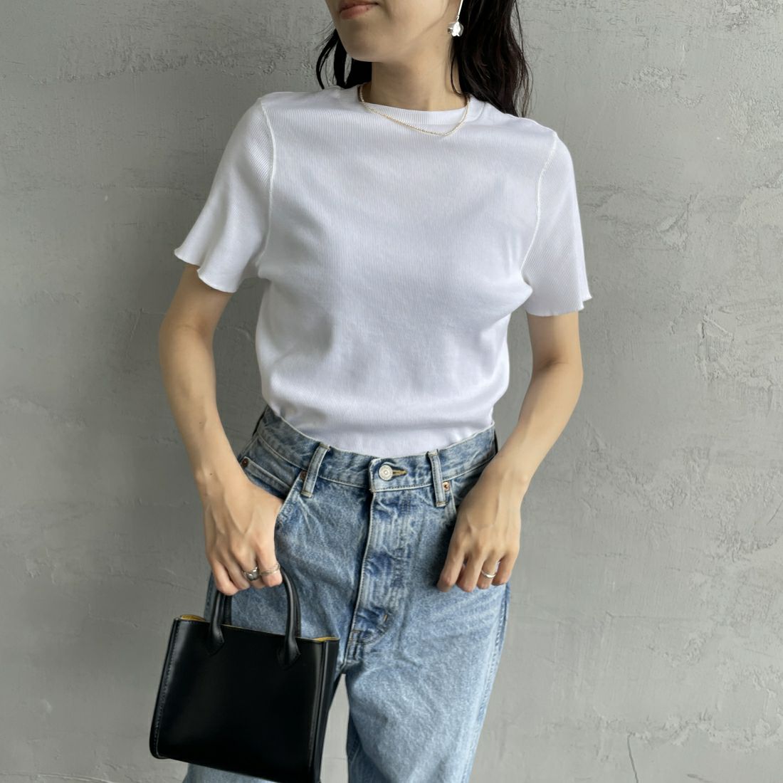 THE SHINZONE [ザ シンゾーン] コンパクトリブTシャツ [24MMSCU06] 01 WHITE &&モデル身長：160cm 着用サイズ：F0&&