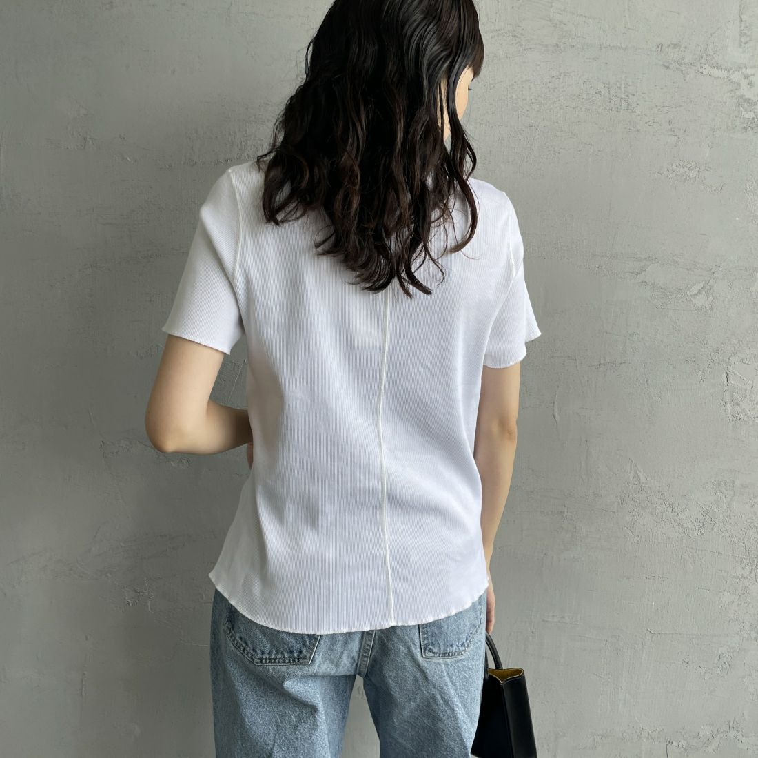 THE SHINZONE [ザ シンゾーン] コンパクトリブTシャツ [24MMSCU06] 01 WHITE &&モデル身長：160cm 着用サイズ：F0&&