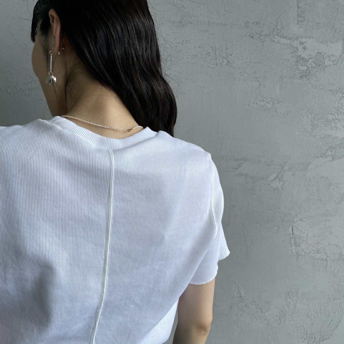 THE SHINZONE [ザ シンゾーン] コンパクトリブTシャツ [24MMSCU06] 01 WHITE &&モデル身長：160cm 着用サイズ：F0&&