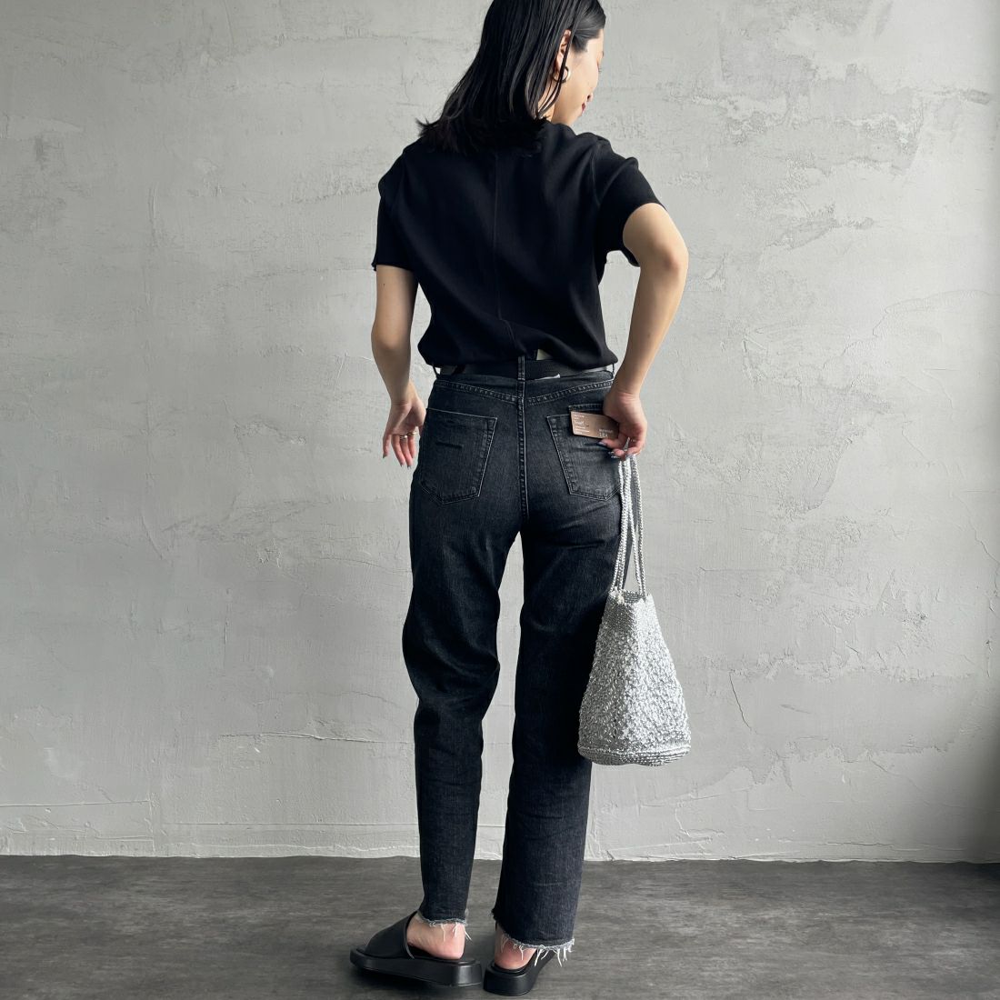 THE SHINZONE [ザ シンゾーン] コンパクトリブTシャツ [24MMSCU06] 07 BLACK &&モデル身長：163cm 着用サイズ：F0&&