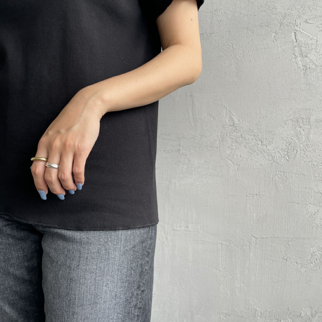 THE SHINZONE [ザ シンゾーン] コンパクトリブTシャツ [24MMSCU06] 07 BLACK &&モデル身長：163cm 着用サイズ：F0&&