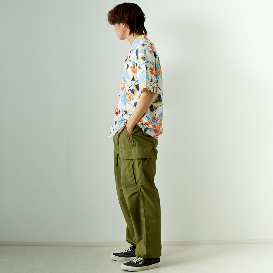 SUN SURF [サンサーフ] レーヨンハワイアンシャツ [SS39217] 105 OFF WH &&モデル身長：179cm 着用サイズ：XL&&