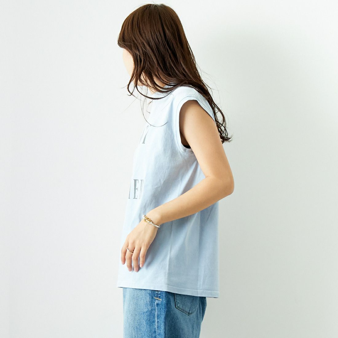 REMI RELIEF [レミレリーフ] NEW加工丸胴天竺ノースリーブTシャツ [RN26349101] SAX &&モデル身長：167cm 着用サイズ：S&&