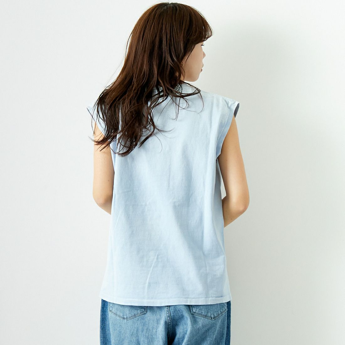 REMI RELIEF [レミレリーフ] NEW加工丸胴天竺ノースリーブTシャツ [RN26349101] SAX &&モデル身長：167cm 着用サイズ：S&&
